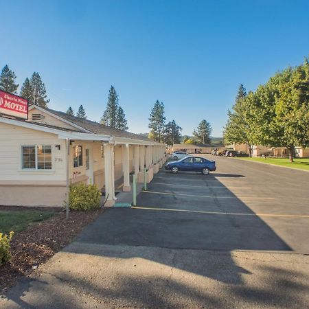 Burney Shasta Pines Motel & Suites المظهر الخارجي الصورة