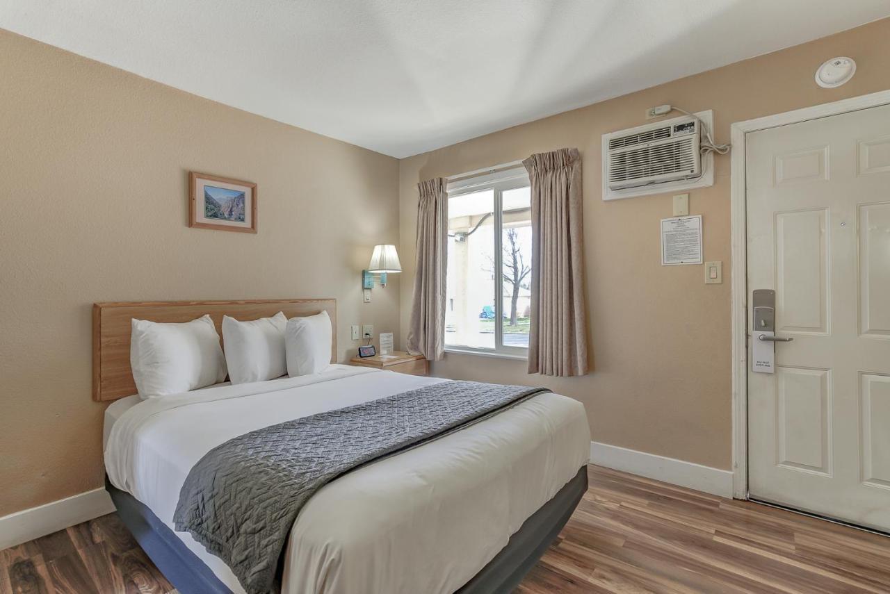Burney Shasta Pines Motel & Suites المظهر الخارجي الصورة
