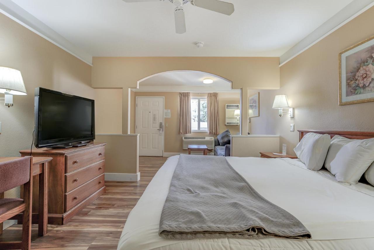 Burney Shasta Pines Motel & Suites المظهر الخارجي الصورة