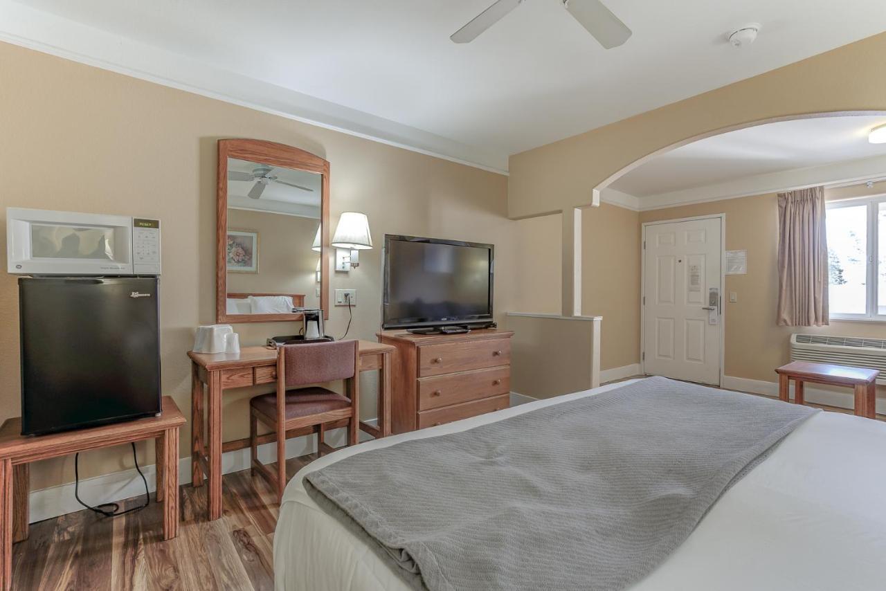 Burney Shasta Pines Motel & Suites المظهر الخارجي الصورة