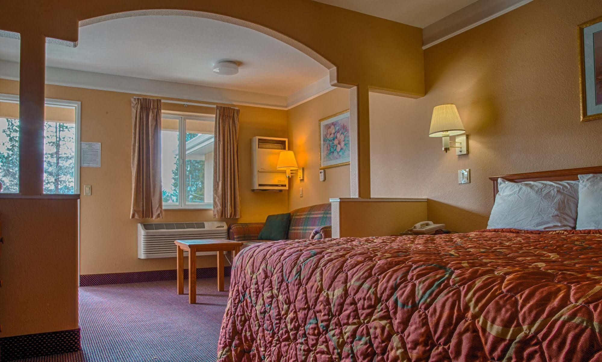 Burney Shasta Pines Motel & Suites المظهر الخارجي الصورة