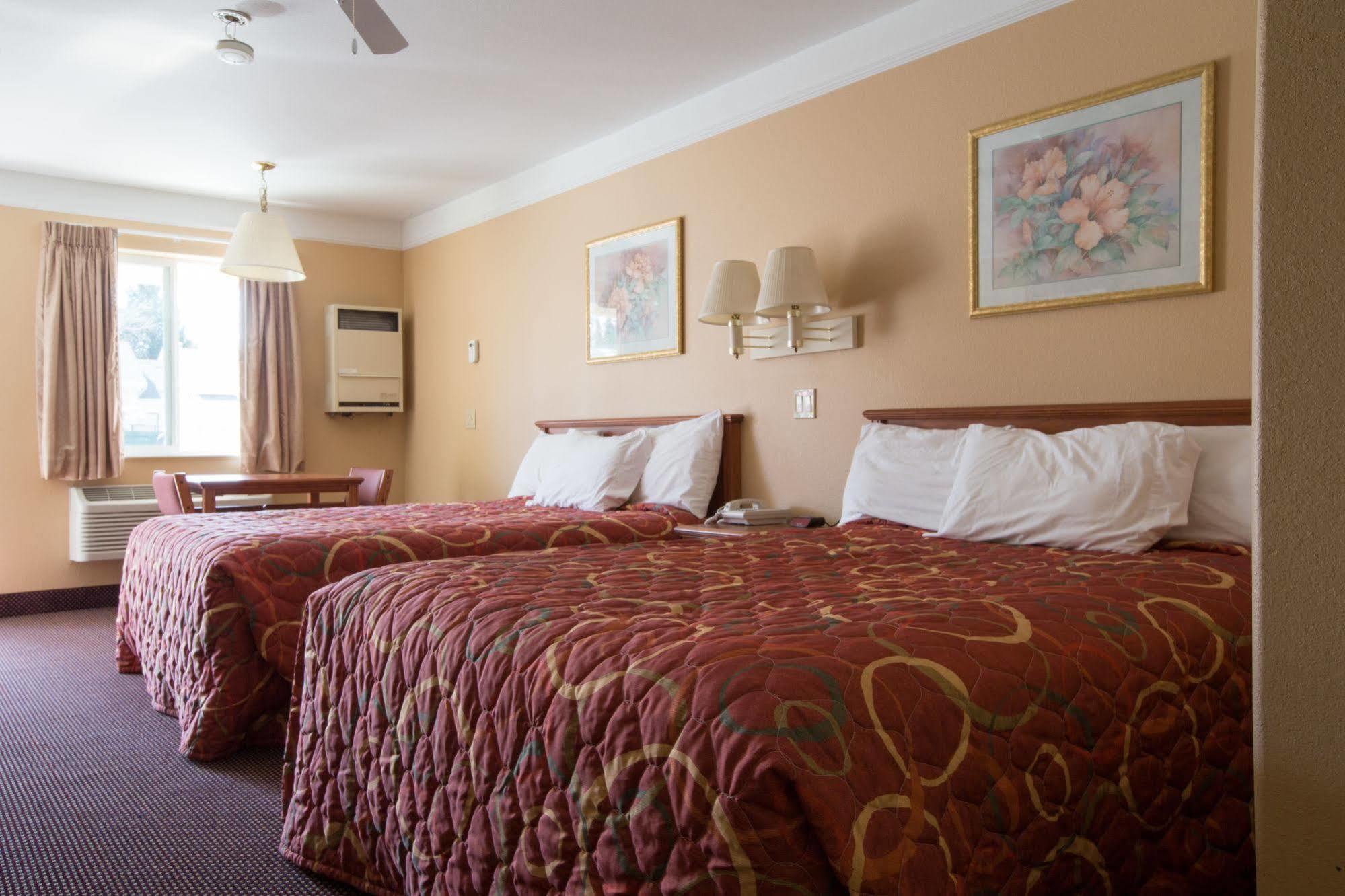 Burney Shasta Pines Motel & Suites المظهر الخارجي الصورة